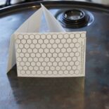 Die Postkarte "Kopfpause" hat eine Lieferzeit von zwei bis fünf Werktagen.