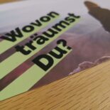 Die Postkarten "Wovon träumst Du?" eignen sich als Impulskarten oder zum Verschicken.