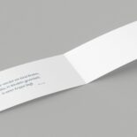 Weihnachtskarte als Klappkarte mit Umschlag und Bibelspruch innen links sowie einer freien Fläche für eigene Grußworte innen rechts.