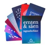 Das Karten-Set "ernten & säen" beinhaltet sechs Karten im Kreditkarten-Format mit praktischer Metall-Hülle.