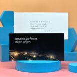 Innerhalb der Weihnachtskarte Staunen gibt es ein Zitat und freie Fläche für eigene Grußworte.